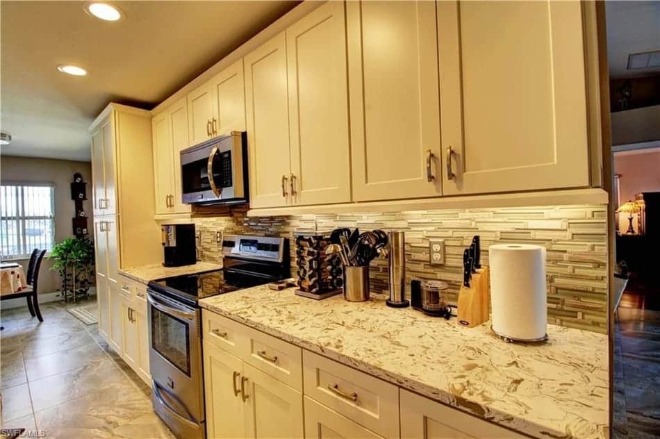 5 Types of Under Cabinet Lighting: Pros & Cons — 1000Bulbs Blog
